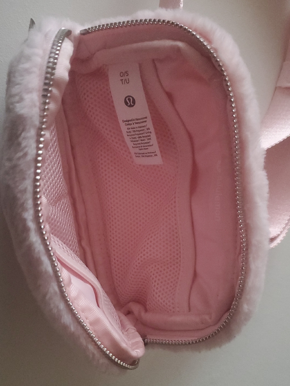 NWOT Lululemon Everywhere Plush Fleece Strawberry Milkshake Beltbag - Picture 8 of 11